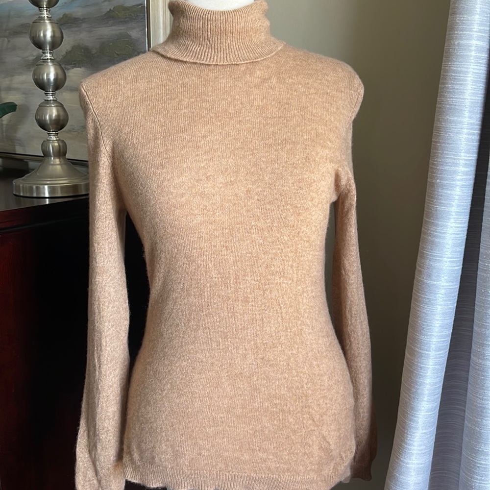 Charter Club Cashmere turtleneck women’s medium sweater camel color